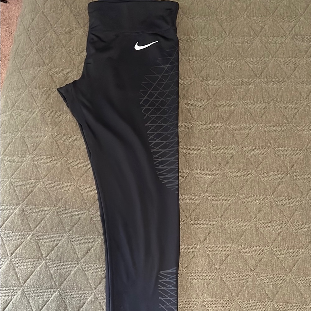 Nike Black Leggings with Subtle Pattern women’s Large